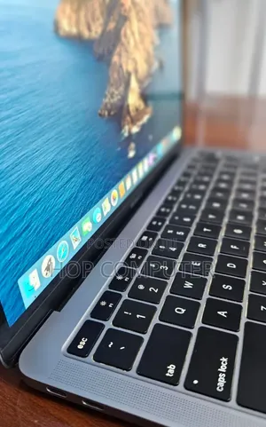 New Laptop Apple MacBook Pro 2019 8GB Intel Core I5 SSD 128GB