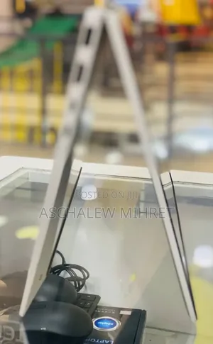 New Laptop HP EliteBook 1040 G8 16GB Intel Core I7 SSD 512GB