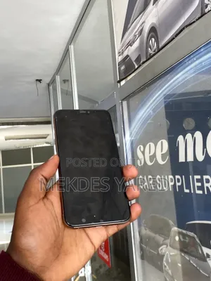 Photo - New Apple iPhone 11 Pro 256 GB Gold