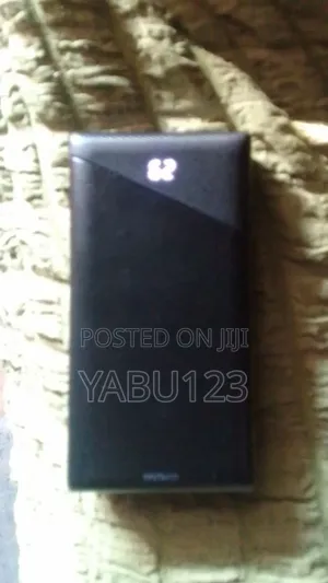 Photo - Deltaco Pb-C1001 Power Bank (20,000 Mah).