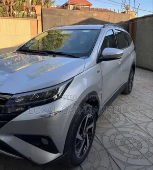 Toyota Rush 2021 Silver