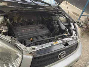 Photo - Toyota RAV4 2001 Gray