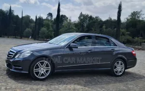 Mercedes-Benz E200 2013 Gray