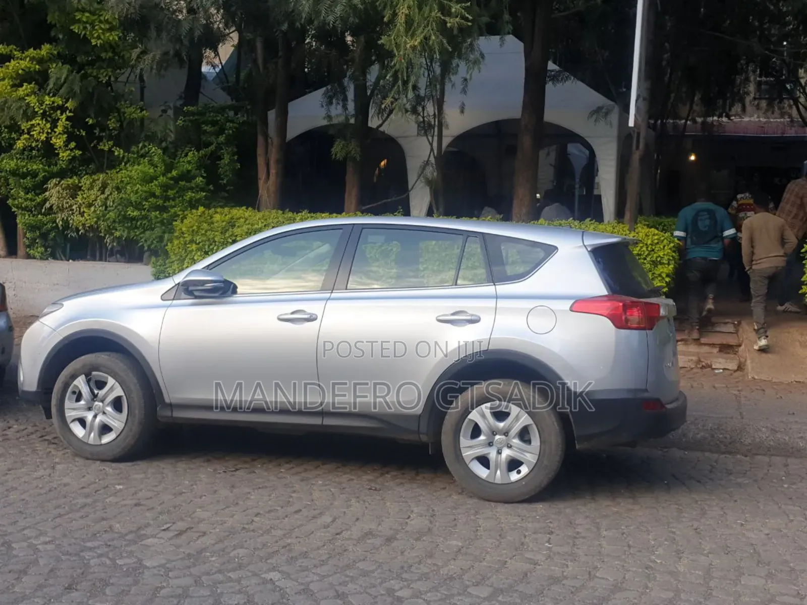 Toyota RAV4 LE FWD (2.5L 4cyl 6A) 2013 Silver