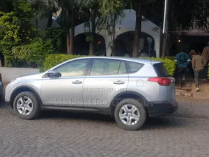 Toyota RAV4 LE FWD (2.5L 4cyl 6A) 2013 Silver