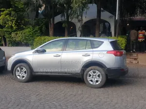 Toyota RAV4 LE FWD (2.5L 4cyl 6A) 2013 Silver