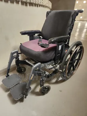 Photo - Belted Wheelchair者的wheelchair存在wheelchair做了wheelchair隨即wheelchair