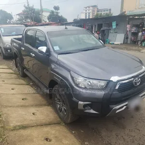 Toyota Hilux 2021 Black