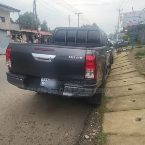 Toyota Hilux 2021 Black