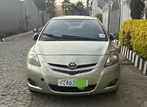Photo - Toyota Belta 2007 Beige