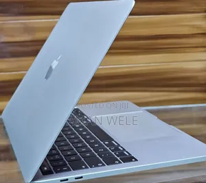 Photo - New Laptop Apple MacBook Air 2019 8GB Intel Core I5 SSD 128GB