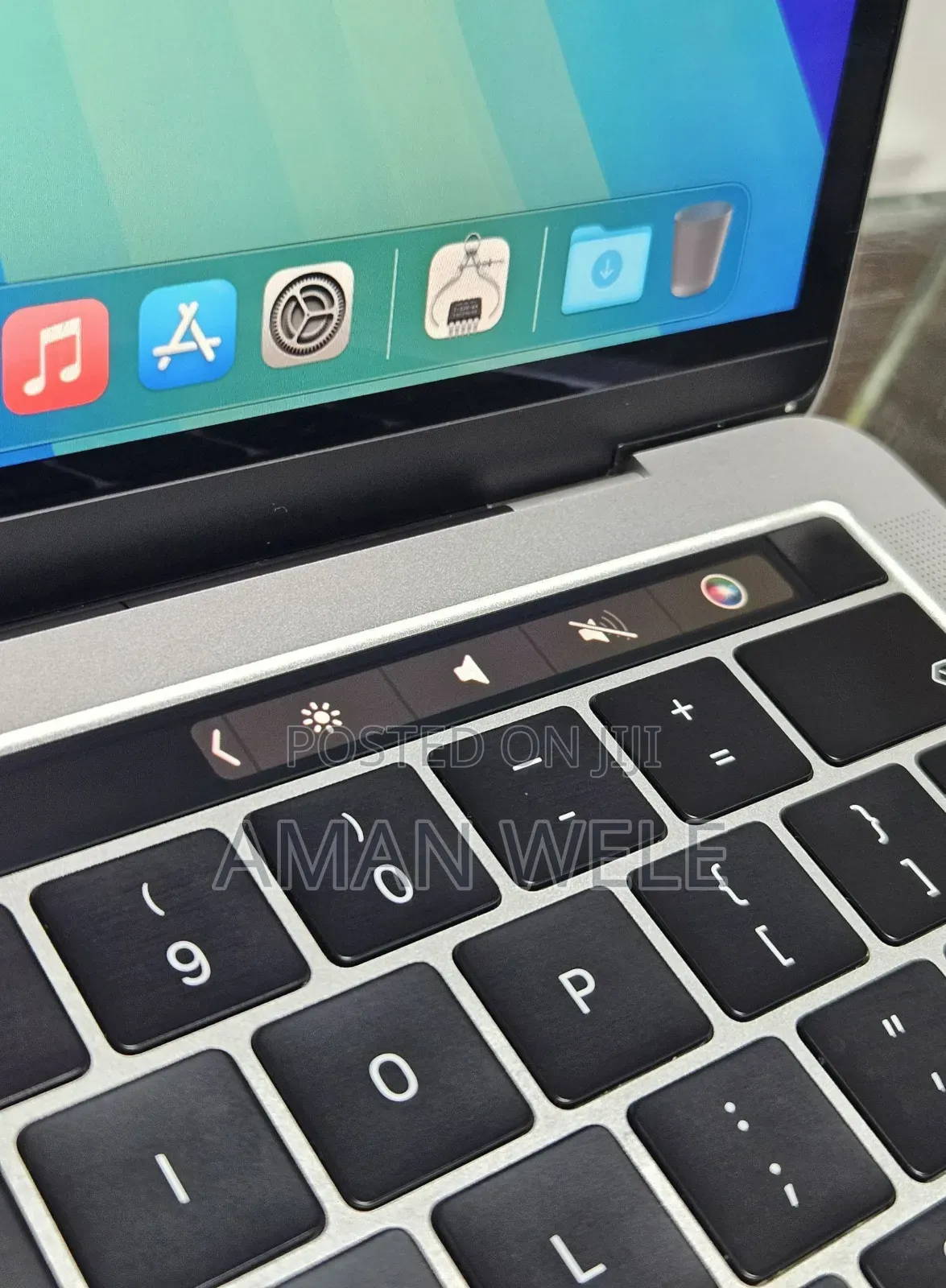 New Laptop Apple MacBook Pro 2019 8GB Intel Core I5 SSD 128GB