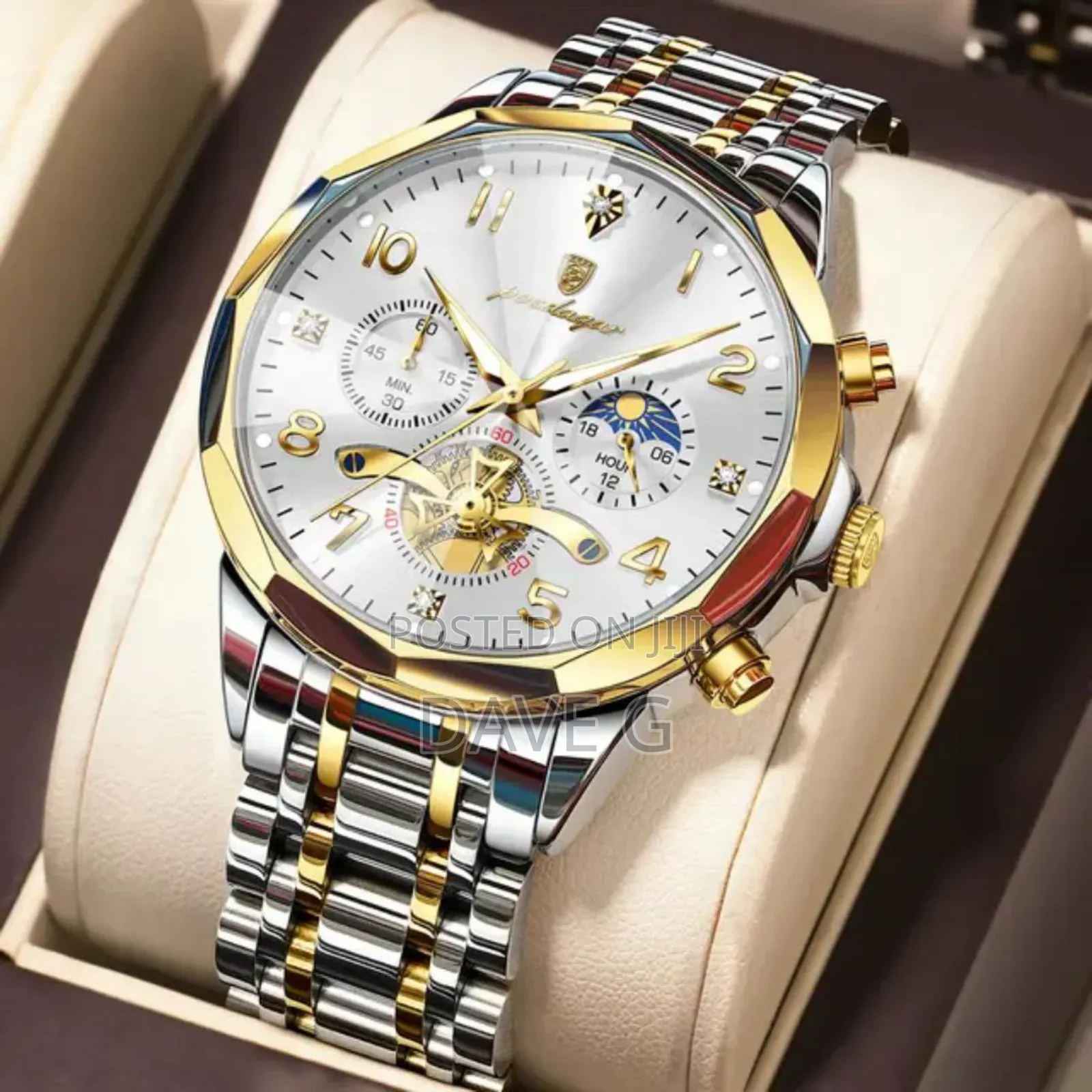 Poedagar Luxury Man Wristwatch With a Two-Tone (Silver and Gold)