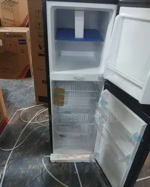 West 270 L Refrigerator – Compact Reliable Cooling!