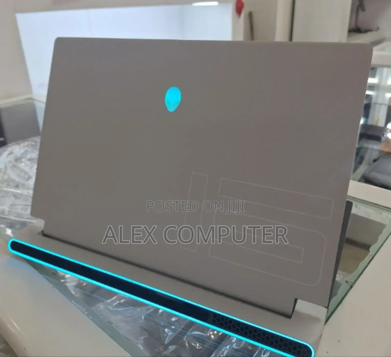 New Laptop Alienware Area-51m 32GB Intel Core I9 SSD 1T