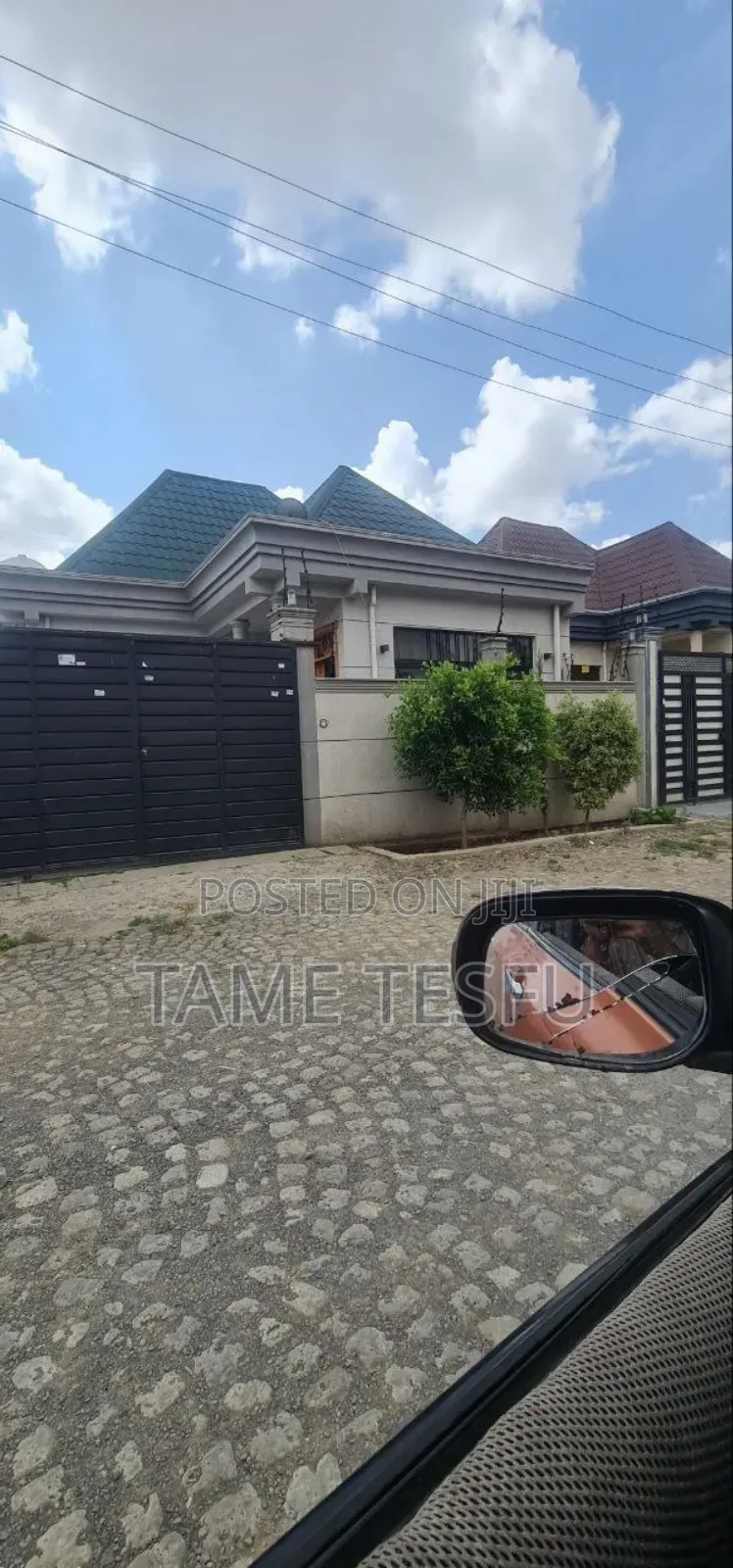 Furnished 3bdrm Villa in ሰሚት ኮፓዉንድ ዉስጥ, Bole for sale