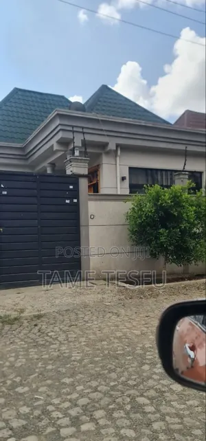 Furnished 3bdrm Villa in ሰሚት ኮፓዉንድ ዉስጥ, Bole for sale