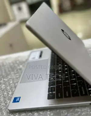 New Laptop HP OmniBook 5 14" 16GB Intel Core I7 SSD 1T