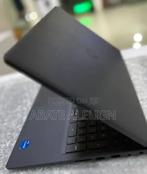 Photo - New Laptop Dell Vostro 3520 16GB Intel Core I5 SSD 512GB