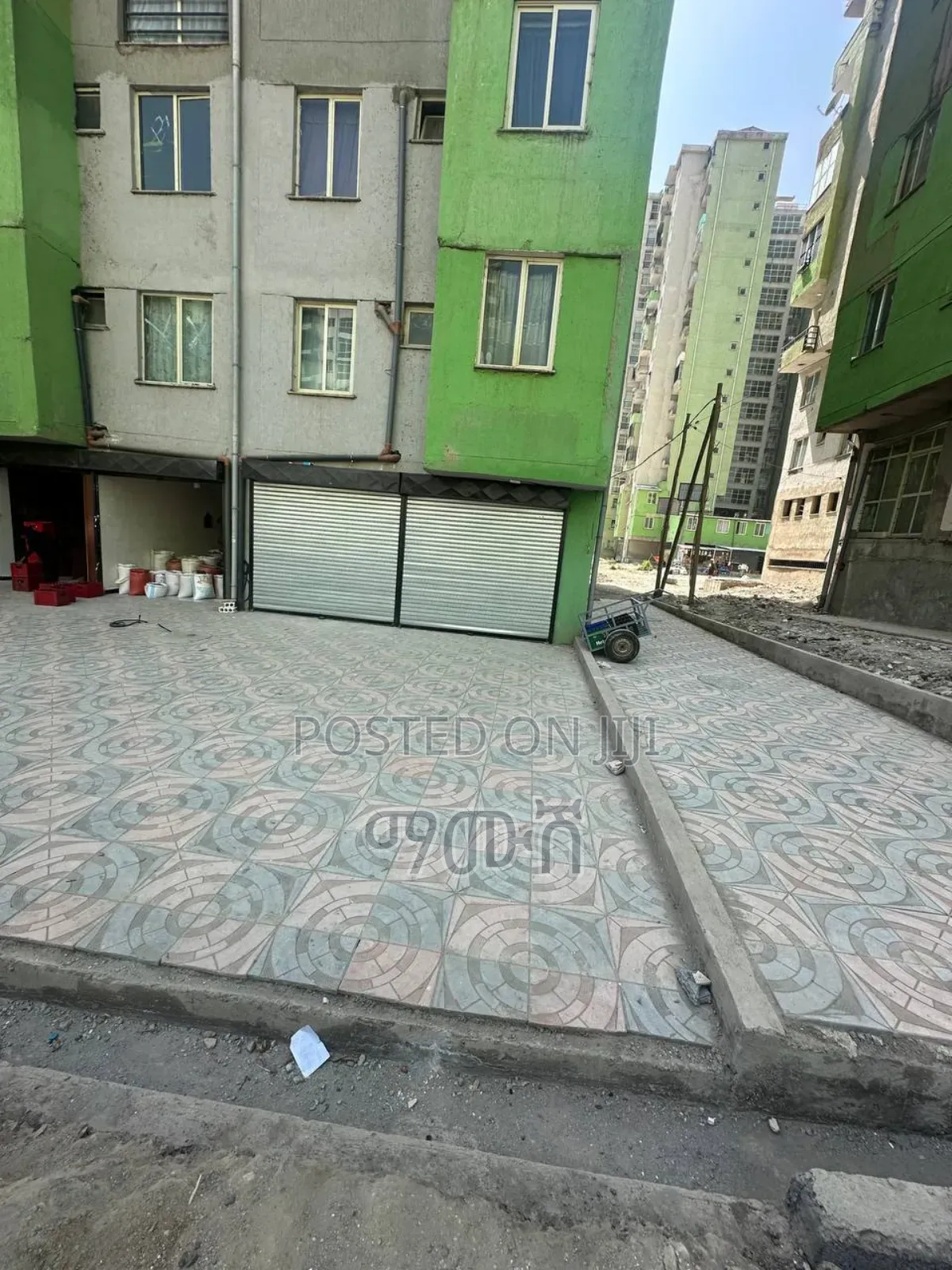 የሚሸጥ 40/60 ሱቅ