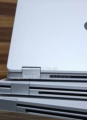 New Laptop HP OmniBook 5 Flip 8GB Intel Core I5 SSD 512GB