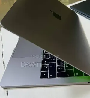 New Laptop Apple MacBook Pro 2019 8GB Intel Core I5 SSD 128GB