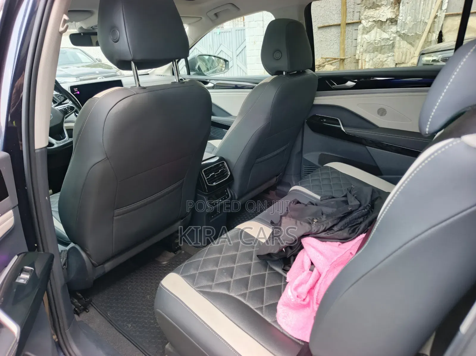 Volkswagen ID.6 2023 Blue