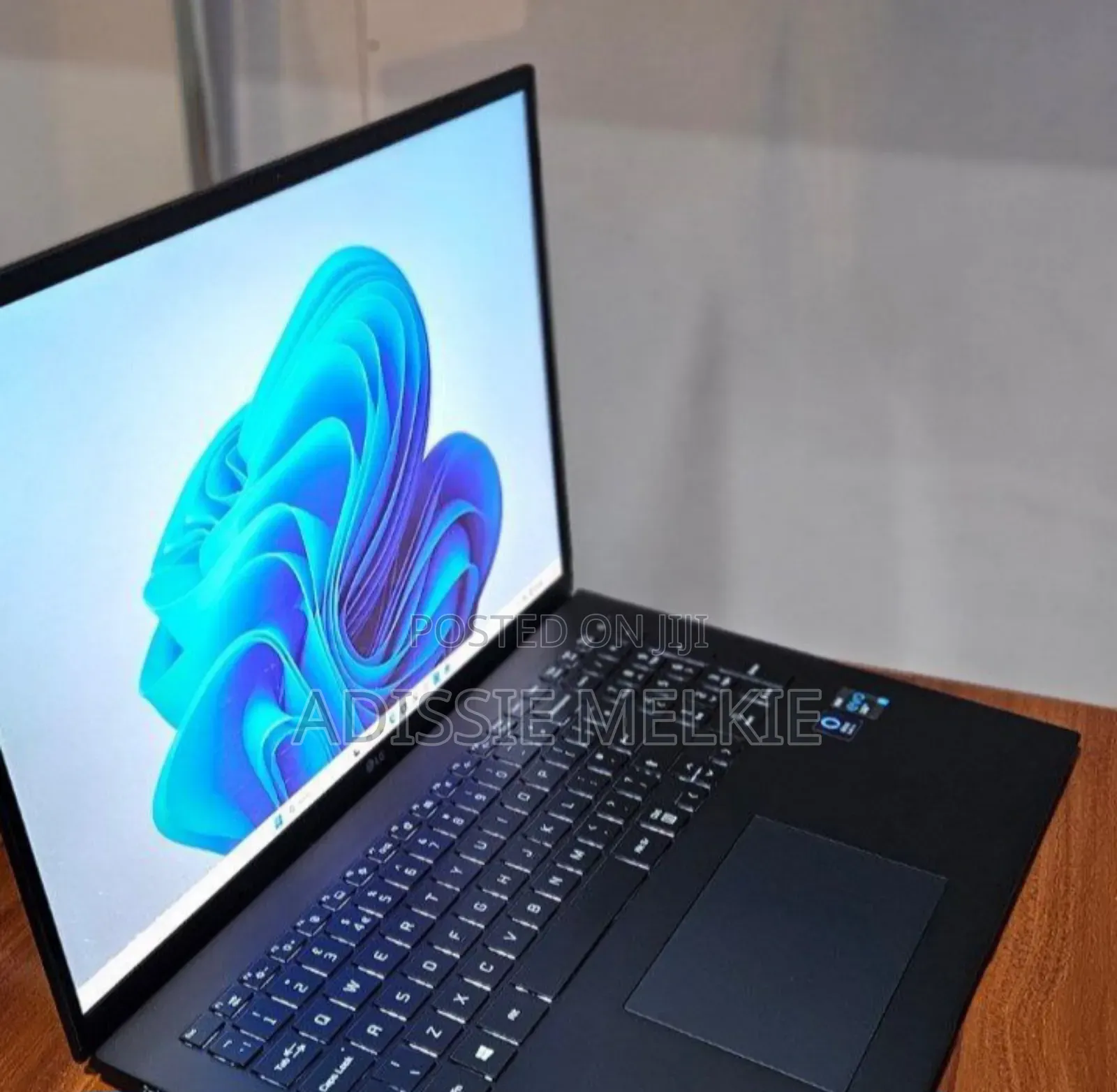 New Laptop LG Gram 15.6 16GB Intel Core I7 SSD 512GB