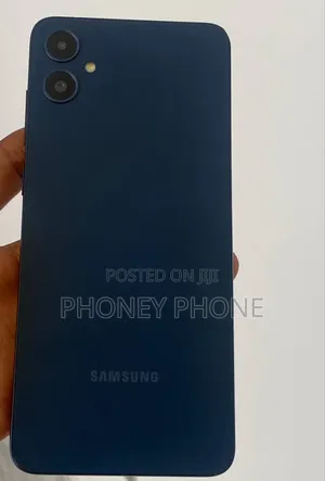 Photo - Samsung Galaxy F05 64 GB Black