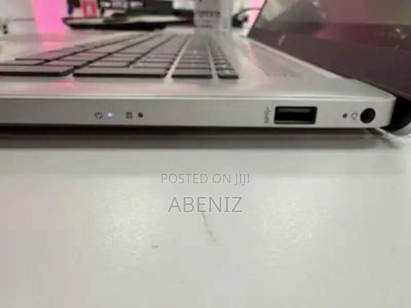 New Laptop HP 17-3000 8GB AMD Ryzen 5 SSD 500GB