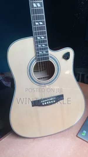 Photo - Guitar Semi Acustic Yamaha F6000