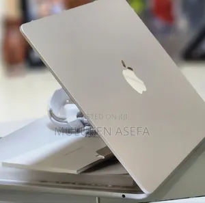 New Laptop Apple MacBook Air 2025 M4 15-Inch 16GB Apple M4 SSD 256GB