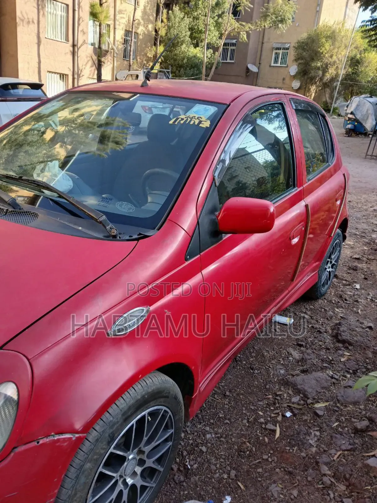 Toyota Vitz 2001 Red