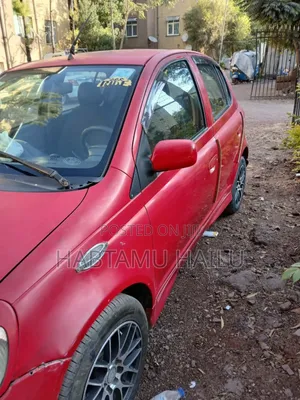 Photo - Toyota Vitz 2001 Red