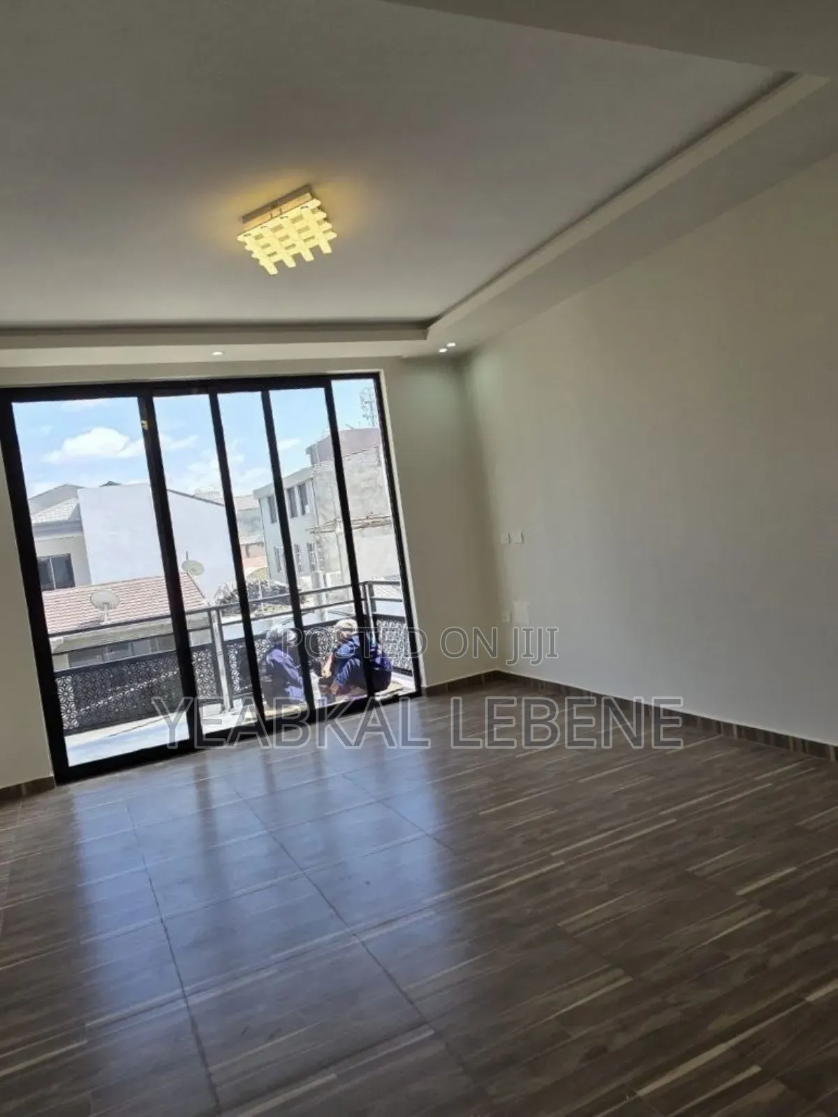 12bdrm House in Bole for sale