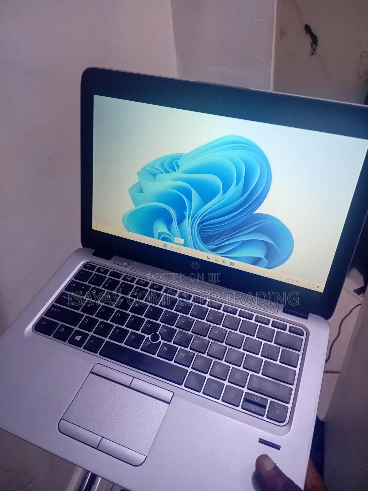 New Laptop HP EliteBook 820 G3 8GB Intel Core I5 SSD 1T