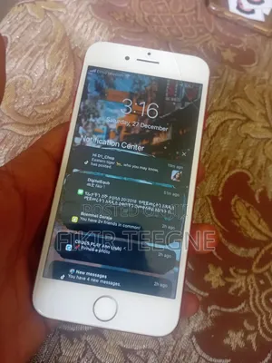 Apple iPhone 7 128 GB Red