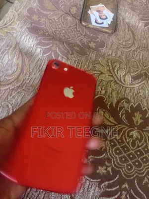 Apple iPhone 7 128 GB Red