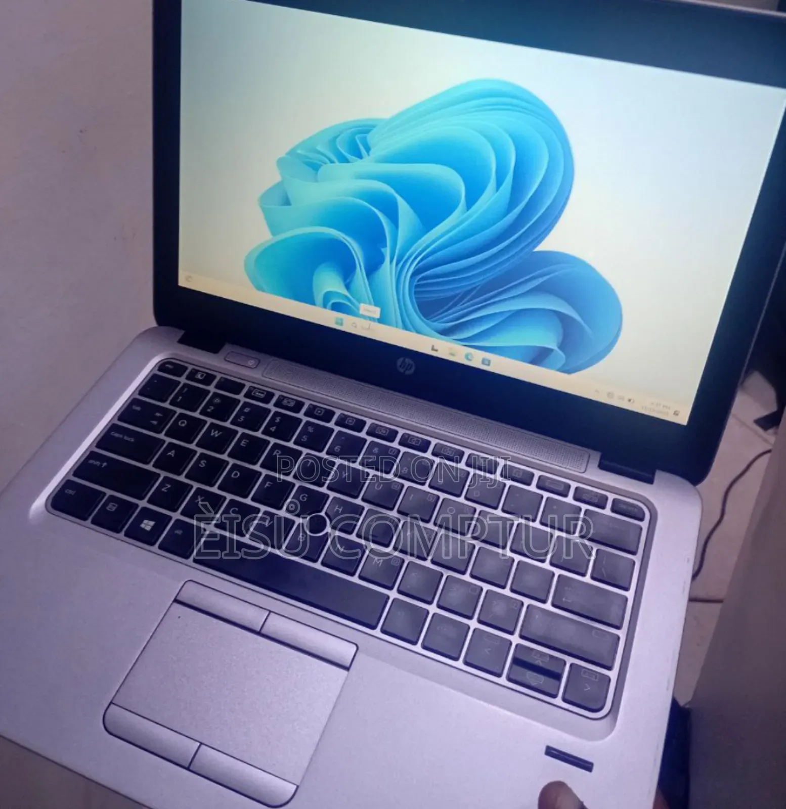 New Laptop HP EliteBook 820 G3 8GB Intel Core I5 SSD 1T