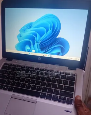 Photo - New Laptop HP EliteBook 820 G3 8GB Intel Core I7 SSD 256GB