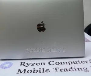 New Laptop Apple MacBook Pro 2017 8GB Intel Core I5 SSD 128GB