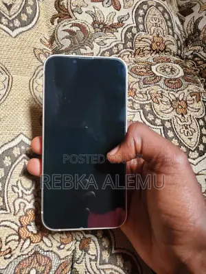 Photo - Apple iPhone 13 128 GB White