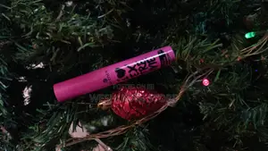 Photo - Essence I Love Extreme Mascara