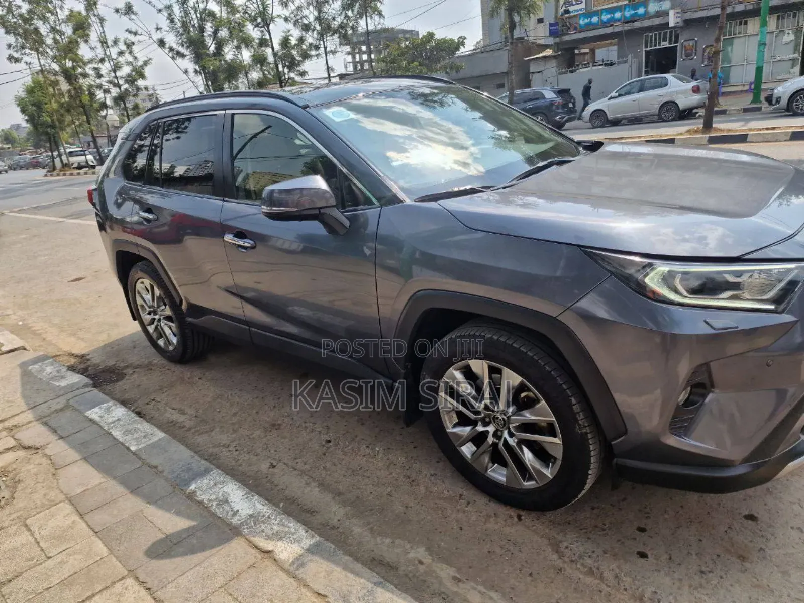 Toyota RAV4 LE FWD 2020 Gray