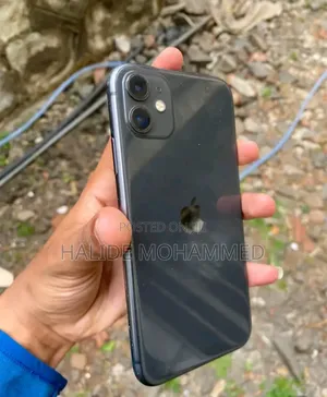 Photo - Apple iPhone 11 128 GB Black