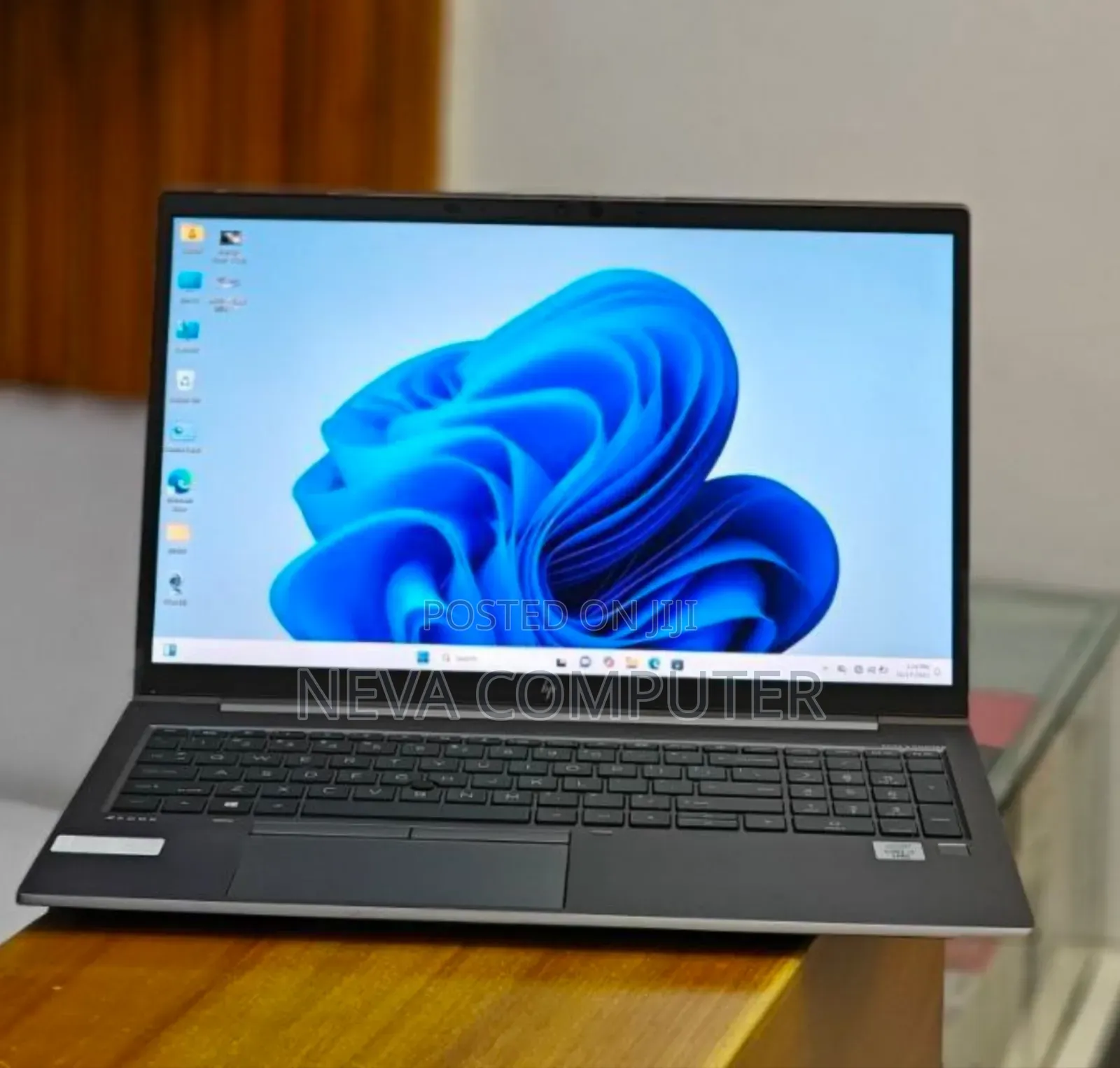 New Laptop HP ZBook Firefly 15 G7 16GB Intel Core I7 SSD 512GB