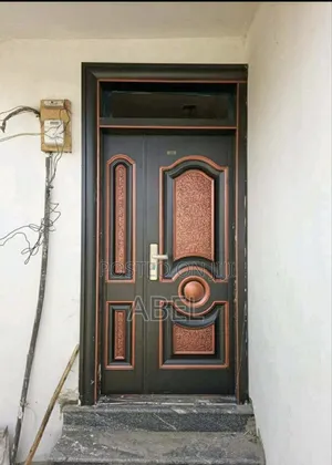 Photo - Victor በር ለገና የሚሆን ስጦታ አመጣልሆ