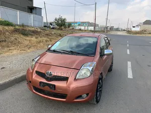 Toyota Yaris 2010 Brown