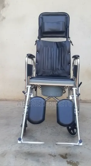 Wheelchair on Comond