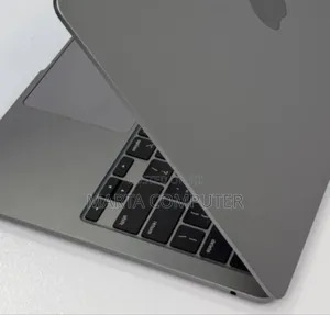 Photo - New Laptop Apple MacBook Air 2022 M2 8GB Apple M2 SSD 256GB